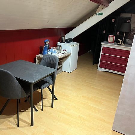 Lauralys Hotel Mons Kültér fotó