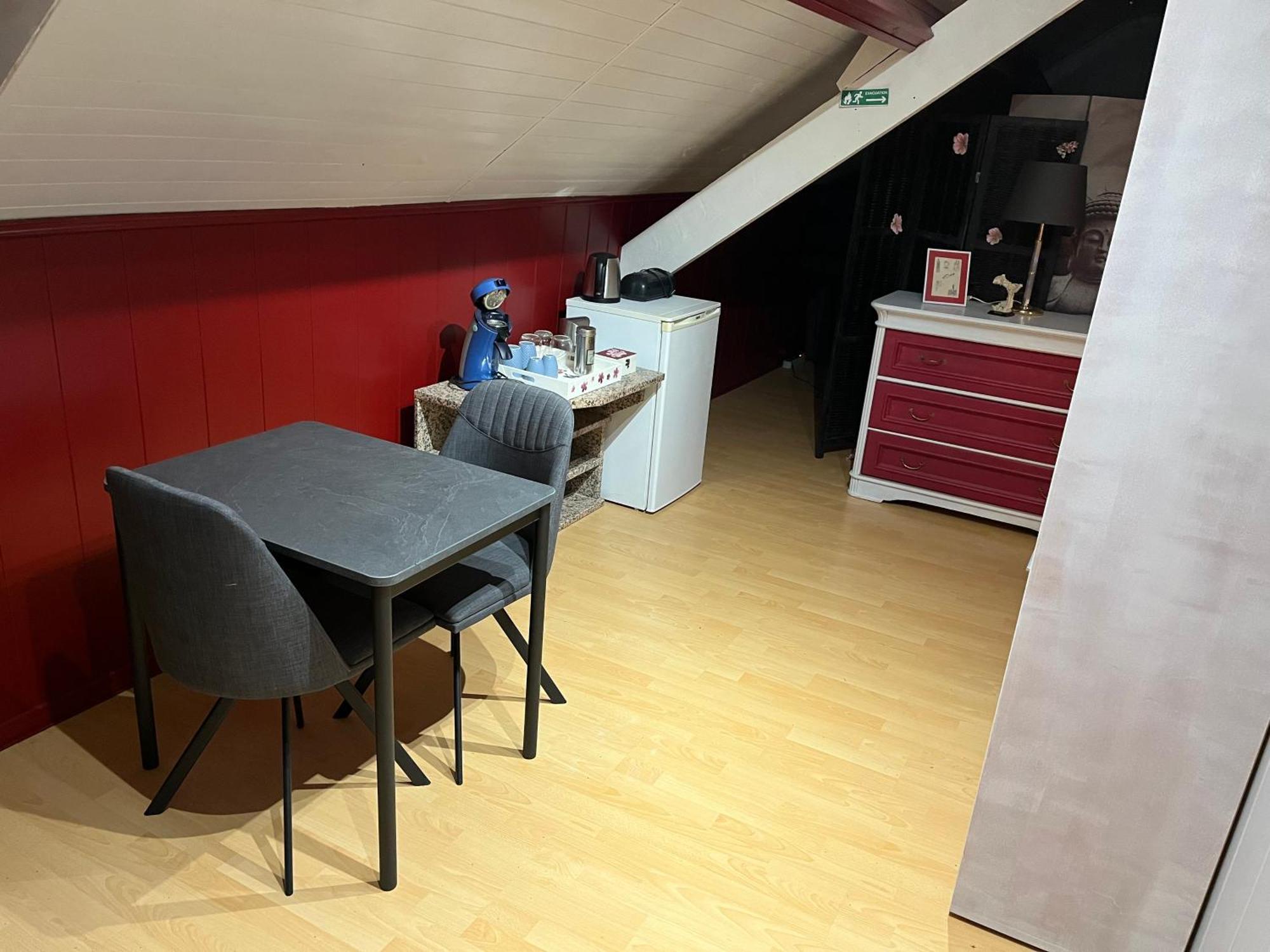 Lauralys Hotel Mons Kültér fotó
